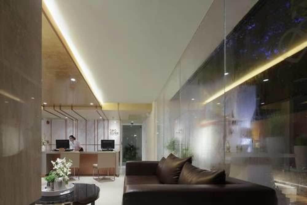 Twothree A Homely Hotel - Sha Extra Plus Bangkok Bagian luar foto