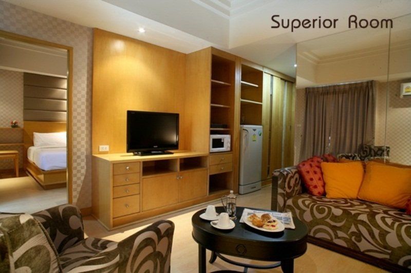 Twothree A Homely Hotel - Sha Extra Plus Bangkok Bagian luar foto